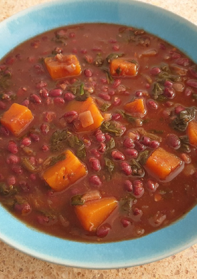 Una foto de Potaje de azukis, calabaza y espinacas (olla rápida) 🌿