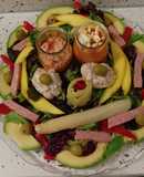 Ensalada mezclum con verduras, arroz con tomate, magro de cerdo, salmorejo y fruta