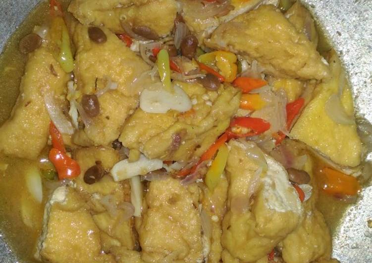 Tahu kuah pedas tauco