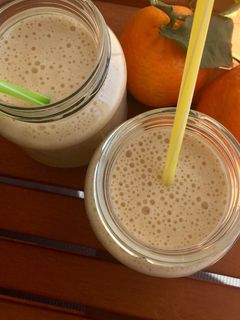 Una foto de Batido de frutas con almendras y miel