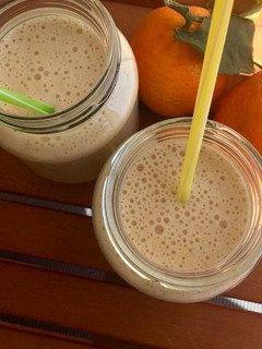 Una foto de Batido de frutas con almendras y miel