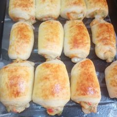 Mini cheesy bread roll A picture of Mini cheesy bread roll.
