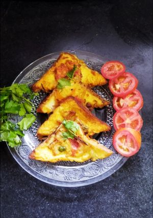 পাউরুটি আর ডিমের বাহার (pauruti r dimer bahar recipe in Bengali) রেসিপির প্রধান ছবি