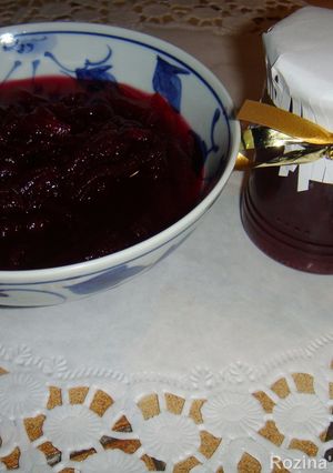 A picture of Pickled beetroot.