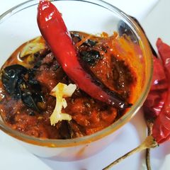 A picture of Spicy Garlic chutney.