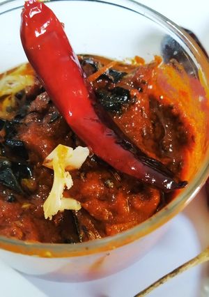 A picture of Spicy Garlic chutney.