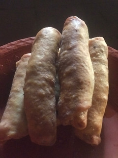 A picture of Chin rolls.