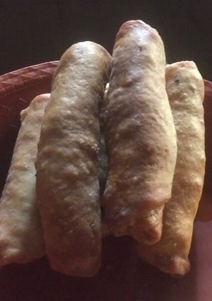 A picture of Chin rolls.