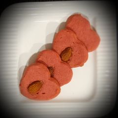 A picture of Sweetheart Cookies.