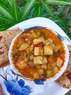 নিরামিষ চানা পনির এর ঘুগনি (Niramish chana paneer r ghugni recipe in Bengali) রেসিপির প্রধান ছবি