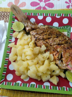 Una foto de Chillo al horno con papas