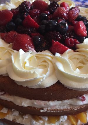 Una foto de Torta de frutos rojos y mucho amor