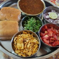 Misal pav A picture of Misal pav.