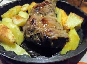 Una foto de Carne y papas al horno