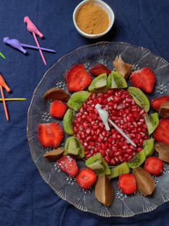 ફ્રૂટ ડીશ (Fruit Dish Recipe In Gujarati) રેસીપી મુખ્ય ફોટો