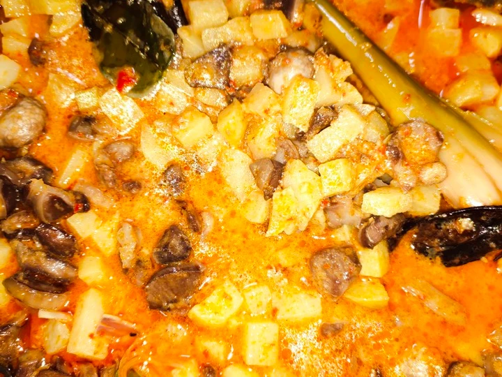 Langkah Mudah untuk Membuat Resep Sambal Kentang Goreng Ati Ampela yang Enak Banget Anti Ribet, Uenak Banget