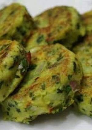 बेसन की चक्की (Besan ki Chakki recipe in hindi) रेसिपी मुख्य फोटो