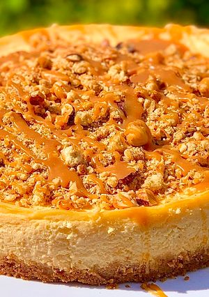 A picture of Apple Crumble Cheesecake.