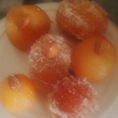 A picture of Gulab jaman.