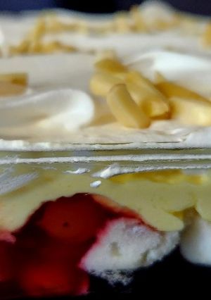 A picture of Heaven on Earth No bake cake.