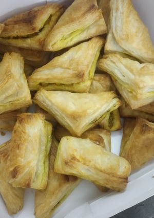 A picture of Aloo Patties.