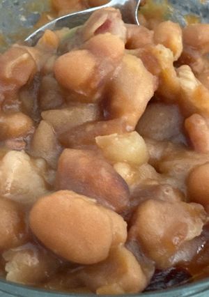 A picture of Johnny B’s Southern Baked Beans.