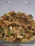 Ensalada con carlota, atún, dátiles y otros, con yogurt