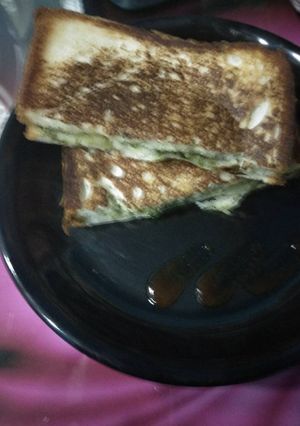 A picture of Green white sandwich.