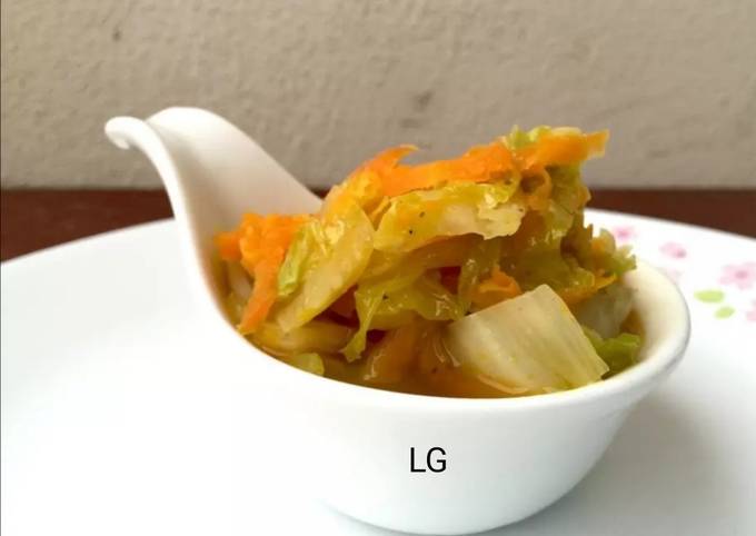 Napa Cabbage And Carrot / Diet Vegan
