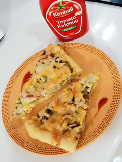 عکسی از دستور پیتزا گوشت و قارچ🍕🍕