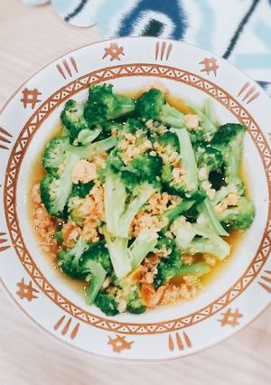 Hình của món Súp lơ xanh xào tôm.