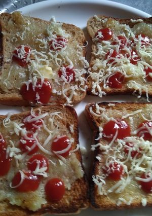 A picture of Potato bread toast.