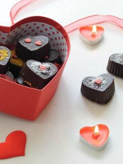 Foto di Cioccolatini a forma di cuore ripieni