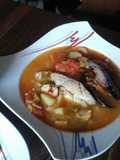 Caldereta de pescado en olla de barro
