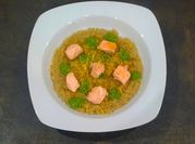 Una foto di cereali salmone