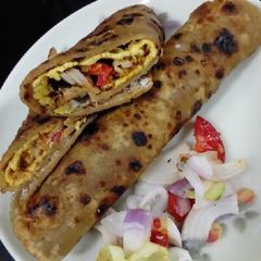 A picture of Mayo egg roll paratha.