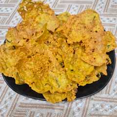 A picture of Peyek Tempe.