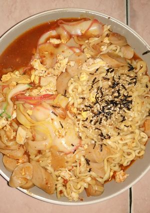 Foto resep Seblak Samyang Sosis Ayam Kerupuk Bawang level 30