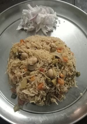திண்டுக்கல் வெஜ் பிரியாணி(veg biryani recipe in tamil) செய்முறை முக்கிய புகைப்படம்