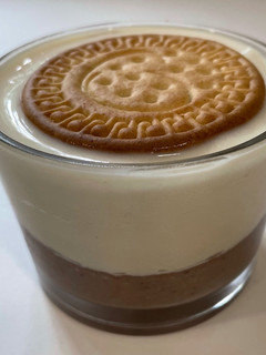 Una foto de Natilla de leche merengada duo