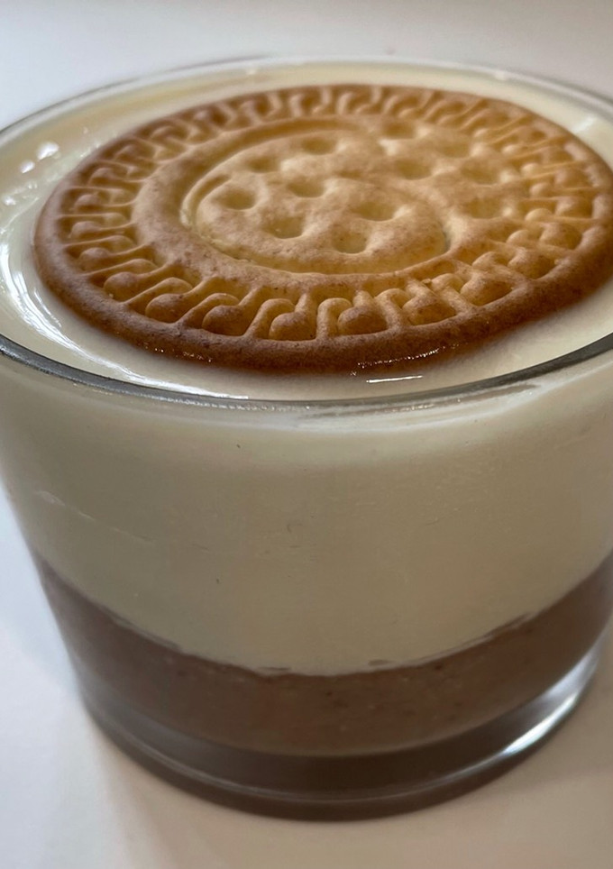 Una foto de Natilla de leche merengada duo