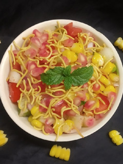 સ્વીટ કોર્ન ચાટ (Sweet Corn Chaat Recipe In Gujarati) રેસીપી મુખ્ય ફોટો