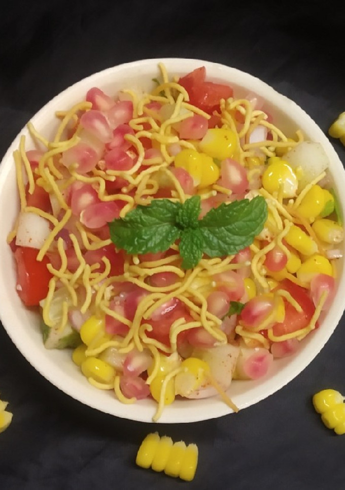 સ્વીટ કોર્ન ચાટ (Sweet Corn Chaat Recipe In Gujarati) રેસીપી મુખ્ય ફોટો