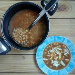 รูปของ Sopa de garbanzos y fideos
