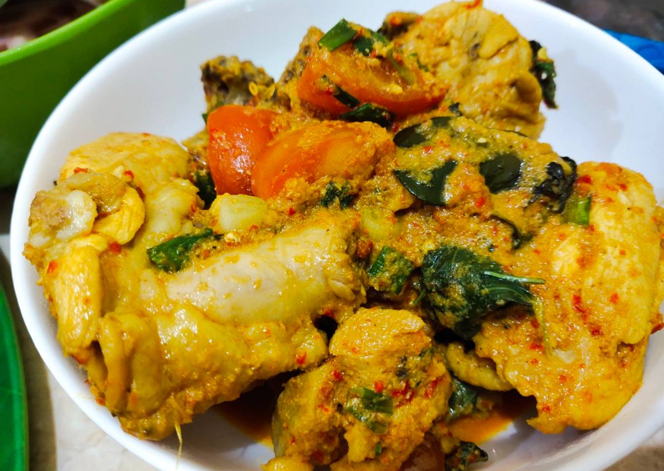 Wokou ayam dengan basil