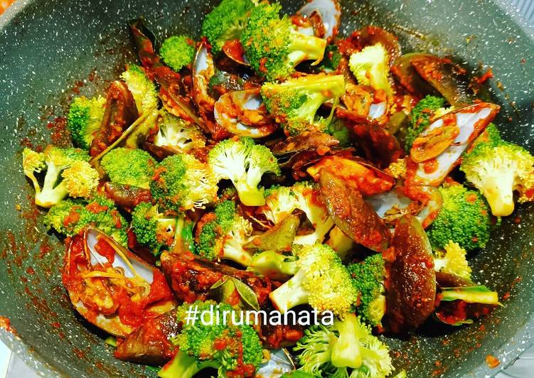 Resep Kerang Hijau Brokoli Saos Padang ❤️ Cepat