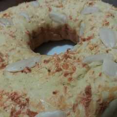รูปของ Brudel Manado keju almond