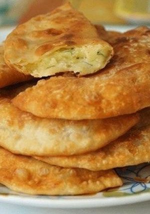 Фото Чебуреки с картошкой и сыром.