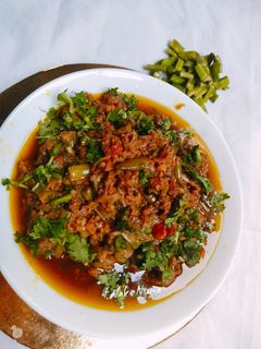 ग्वार फली मटन कीमा (guar phali mutton keema recipe in Hindi) रेसिपी मुख्य फोटो