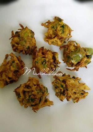A picture of Onion spinach 🍀pakore.